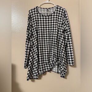 Houndstooth top🖤🤍